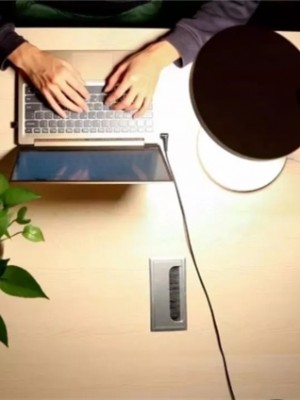 LED燈、熒光燈、鹵素?zé)?、白熾燈，哪種光源對(duì)眼睛傷害最??？